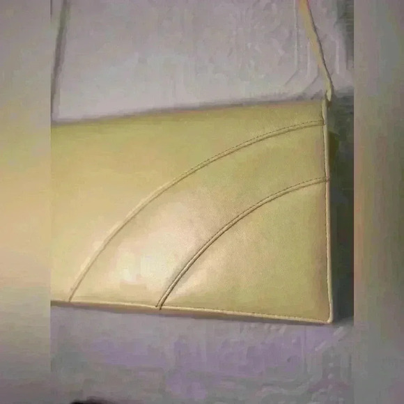Vintage  Cabrelli Canada light yellow clutch/handbag - Picture 1 of 11